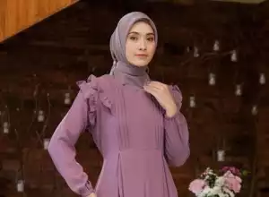 10 Rekomendasi Warna Hijab yang Cocok dengan Gamis Mauve