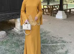 10 Rekomendasi Jilbab yang Cocok dengan Baju Kuning Kunyit