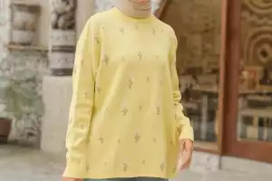 10 Rekomendasi Jilbab yang Cocok untuk Celana Warna Lemon